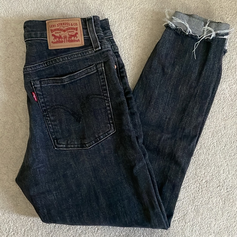 Levi’s wedgie skinny jeans, size 26